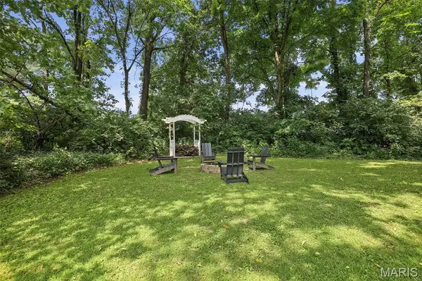 5944 Sugar Loaf RD, Collinsville, IL 62234