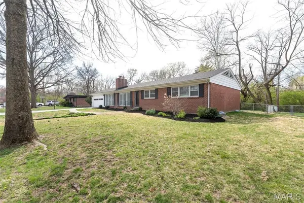 767 Wenneker DR, St Louis, MO 63124