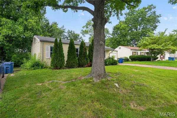 1818 Prior DR, St Louis, MO 63136