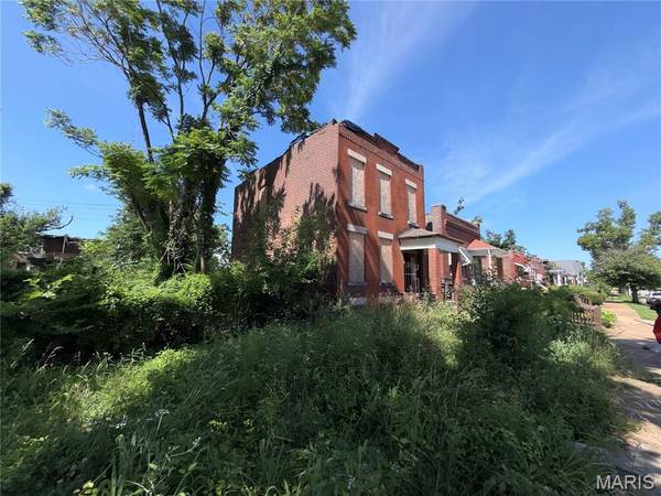 4314 Penrose ST, St Louis, MO 63115