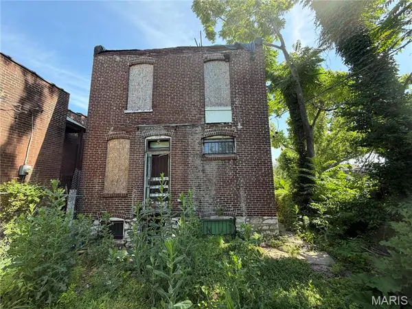 4314 Penrose ST, St Louis, MO 63115