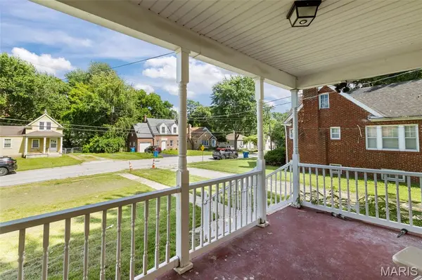 49 N Harvey AVE, St Louis, MO 63135