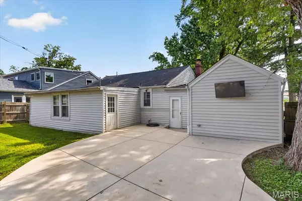 429 N Rock Hill RD, St Louis, MO 63119