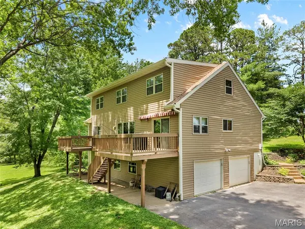 8332 Maple Grove Rd., Troy, IL 62294