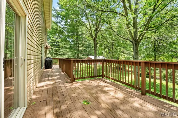 8332 Maple Grove Rd., Troy, IL 62294
