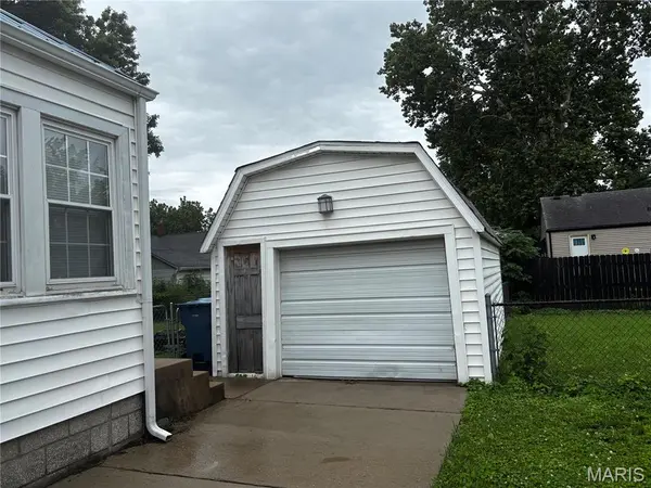 3407 Leo ST, Alton, IL 62002