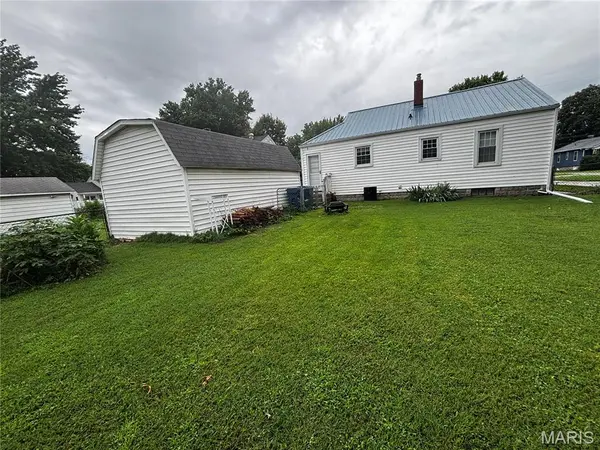3407 Leo ST, Alton, IL 62002