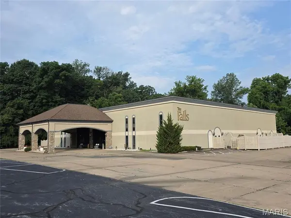 300 Admiral Weinel BLVD, Columbia, IL 62236