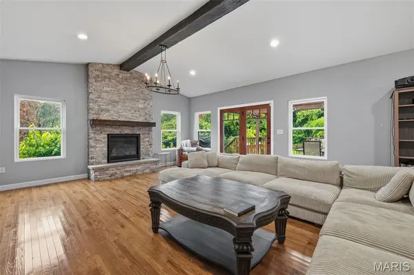 1444 Ronald DR, Webster Groves, MO 63119