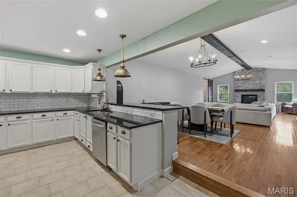 1444 Ronald DR, Webster Groves, MO 63119