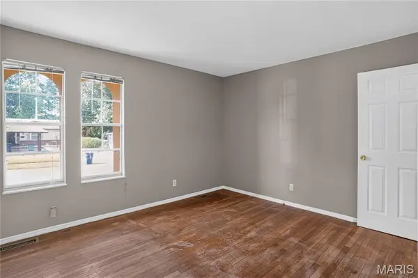 5129 Longhorn TRL, Florissant, MO 63033