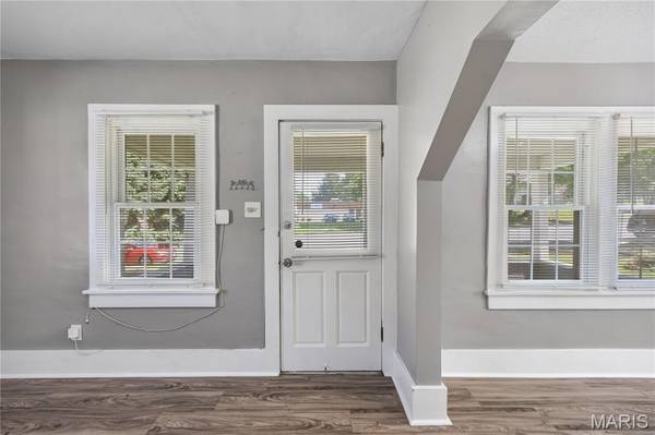 4352 Chippewa ST, St Louis, MO 63116