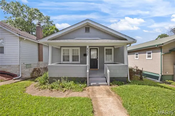 4352 Chippewa ST, St Louis, MO 63116