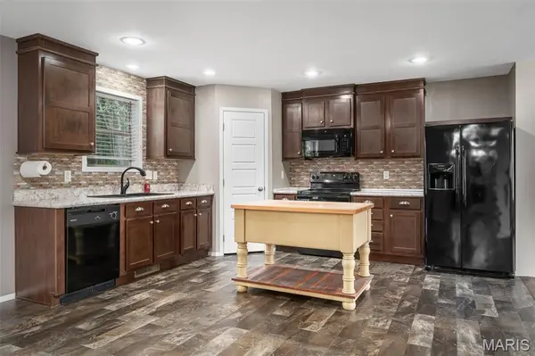64 Wild Horse DR, Foley, MO 63347