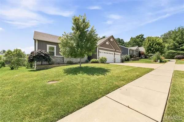 1802 Barclay Trail DR, Wentzville, MO 63385
