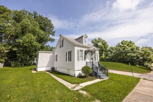 201 S 10th ST, Belleville, IL 62220