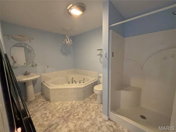 717 N Franklin ST, Staunton, IL 62088