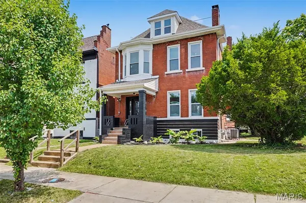 3911 Sullivan AVE, St Louis, MO 63107