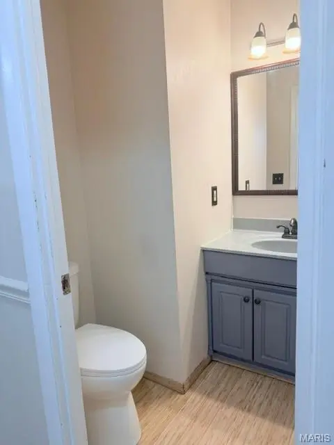 2038 Falling Brook DR, Maryland Heights, MO 63043