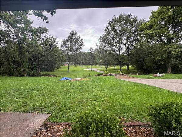 7 Bogey DR, Washington, MO 63090