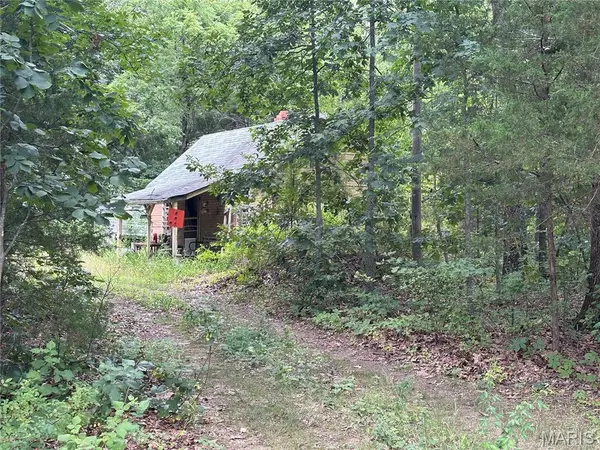 000 HWY E, Steelville, MO 65565