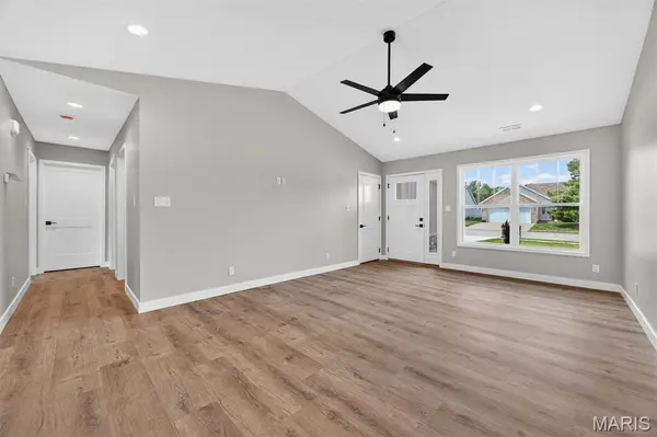 40 Auburn CT #B, Highland, IL 62249