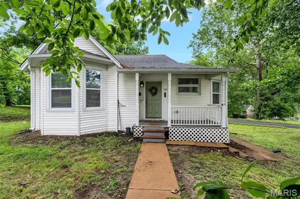 9103 Shelley AVE, Overland, MO 63114