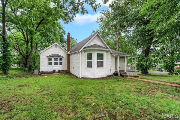 9103 Shelley AVE, Overland, MO 63114