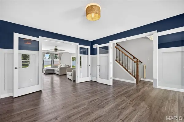 67 Old Chesapeake DR, Wentzville, MO 63385