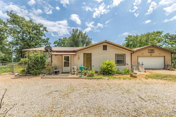 52 Carter 315, Ellsinore, MO 63937