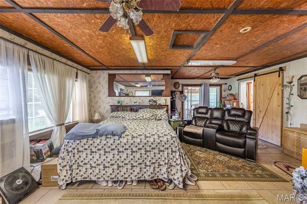52 Carter 315, Ellsinore, MO 63937