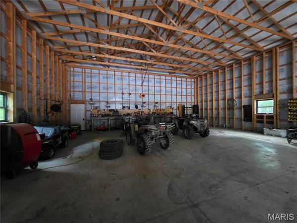 43 Amy LN, Troy, MO 63379