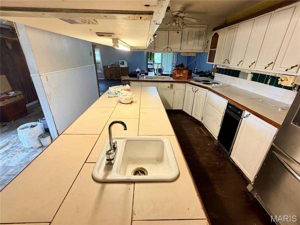 3061 Ripley Route K, Doniphan, MO 63935
