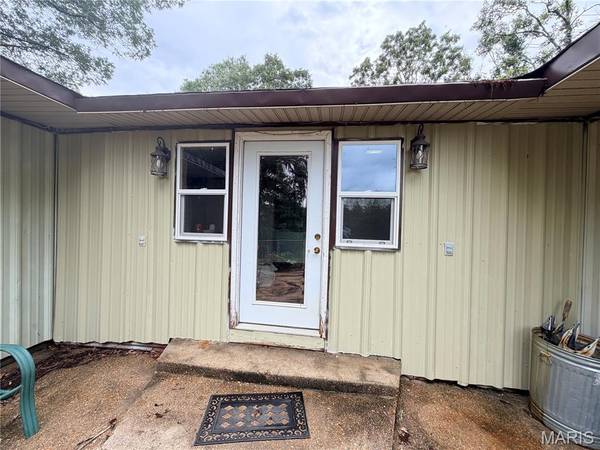 3061 Ripley Route K, Doniphan, MO 63935