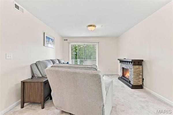 3605 Tracey Rich RD #2A, St Louis, MO 63125