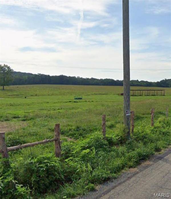 2073 Old Fredericktown RD, Farmington, MO 63640