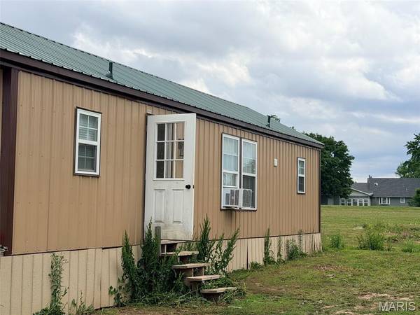 55224 Buffalo LN, New London, MO 63459