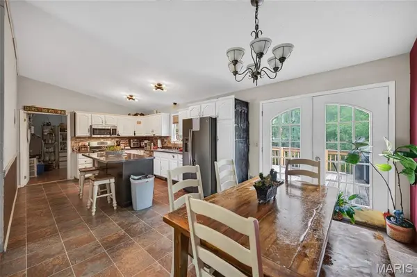 392 State Road P, Long Lane, MO 65590