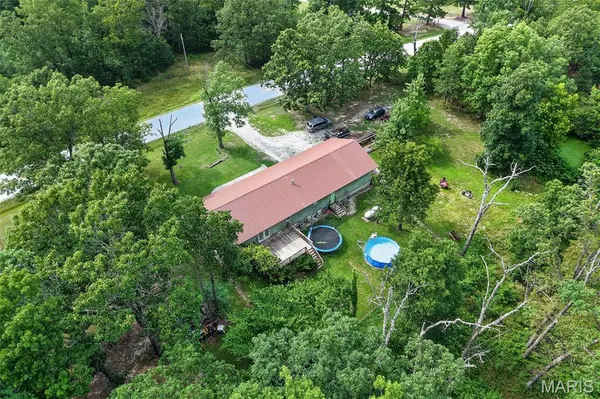 392 State Road P, Long Lane, MO 65590