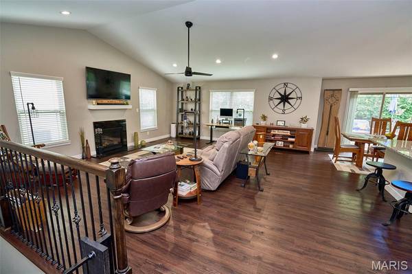 7992 Walker Meadows DR, Caseyville, IL 62232