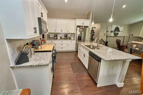 7992 Walker Meadows DR, Caseyville, IL 62232