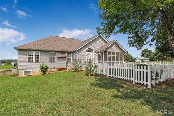 1 Dogwood CT, Fredericktown, MO 63645