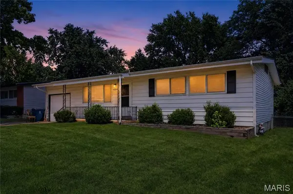 10320 Varnum DR, St Louis, MO 63136