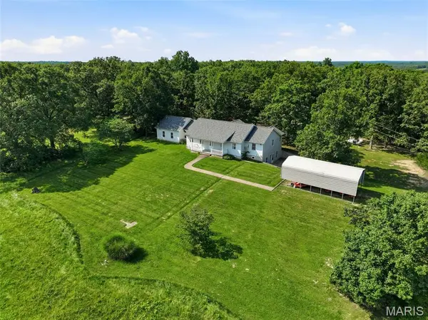 41 Lea LN, Steelville, MO 65565