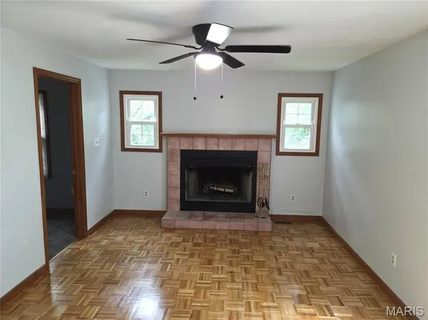 10054 Hedge DR, Bellefontaine Nghbrs, MO 63137