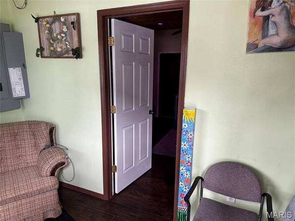 14 S Main ST, Trenton, IL 62293