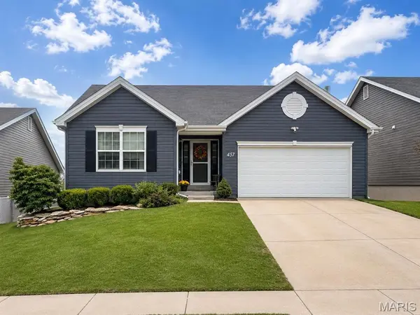 457 Timber Valley TRL, Fenton, MO 63026