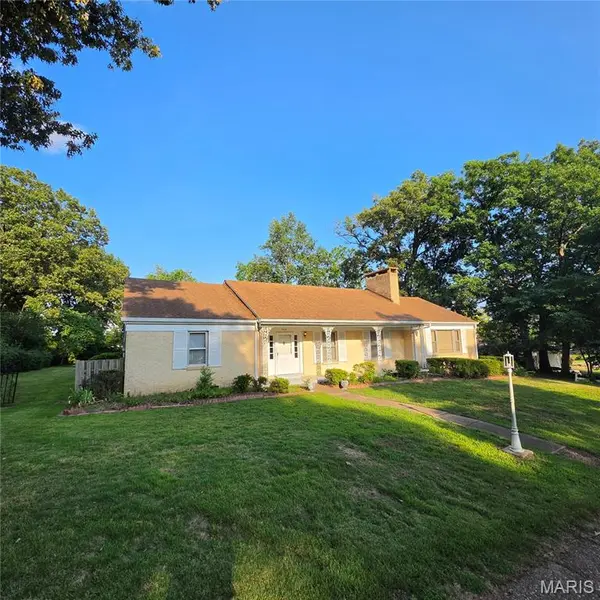 1406 Rosedale LN, Poplar Bluff, MO 63901