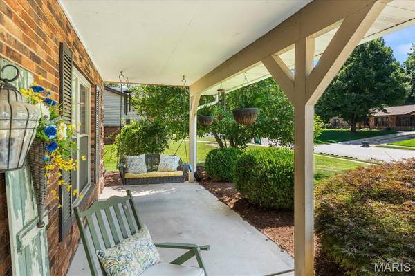102 E Brittany LN, O'fallon, IL 62269