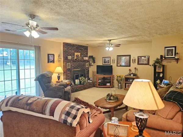 302 Angel LN, Dixon, MO 65459